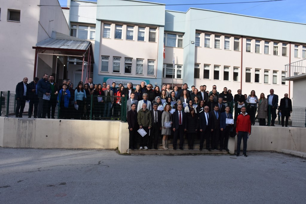 KAYMAKAMIMIZ SAYIN ADEM ÖZTÜRK BAŞARI BELGESİ DAĞITIM TÖRENİNE KATILDI.
