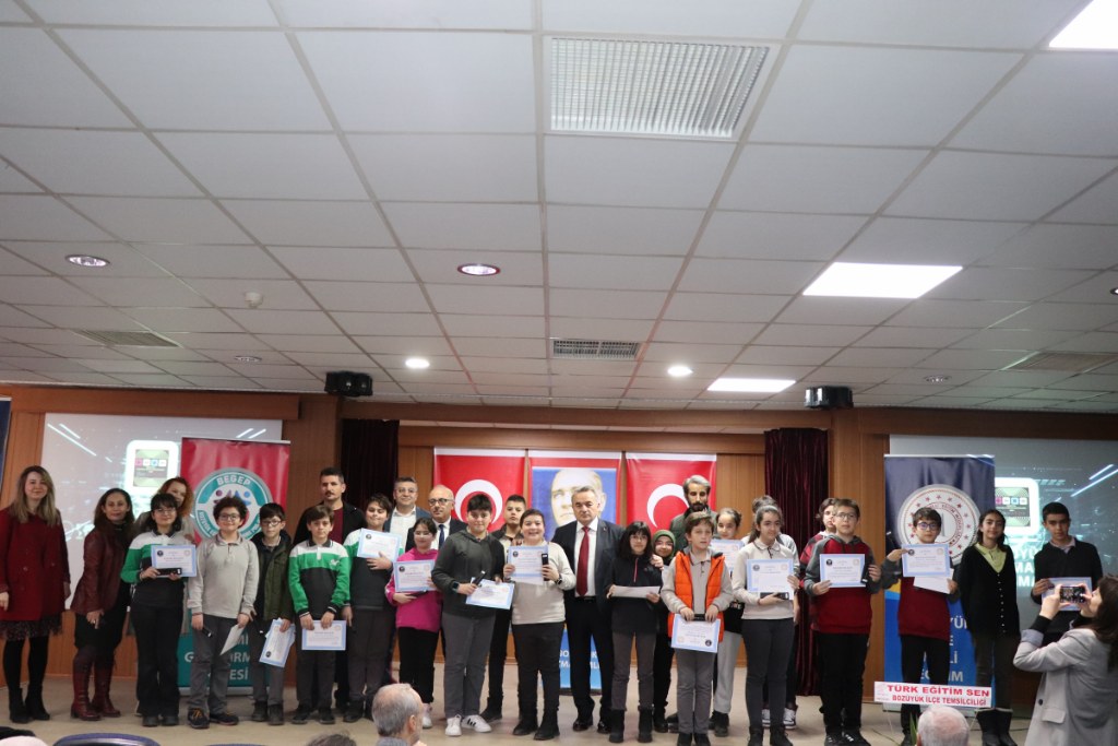 KAYMAKAMIMIZ SAYIN ADEM ÖZTÜRK MATEMATİK YARIŞMASINDA DERECEYE GİREN ÖĞRENCİLER İLE BULUŞTU. 